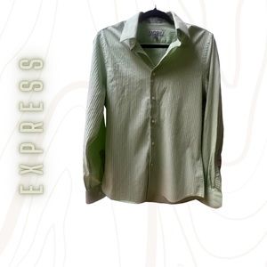Me a Express button down top